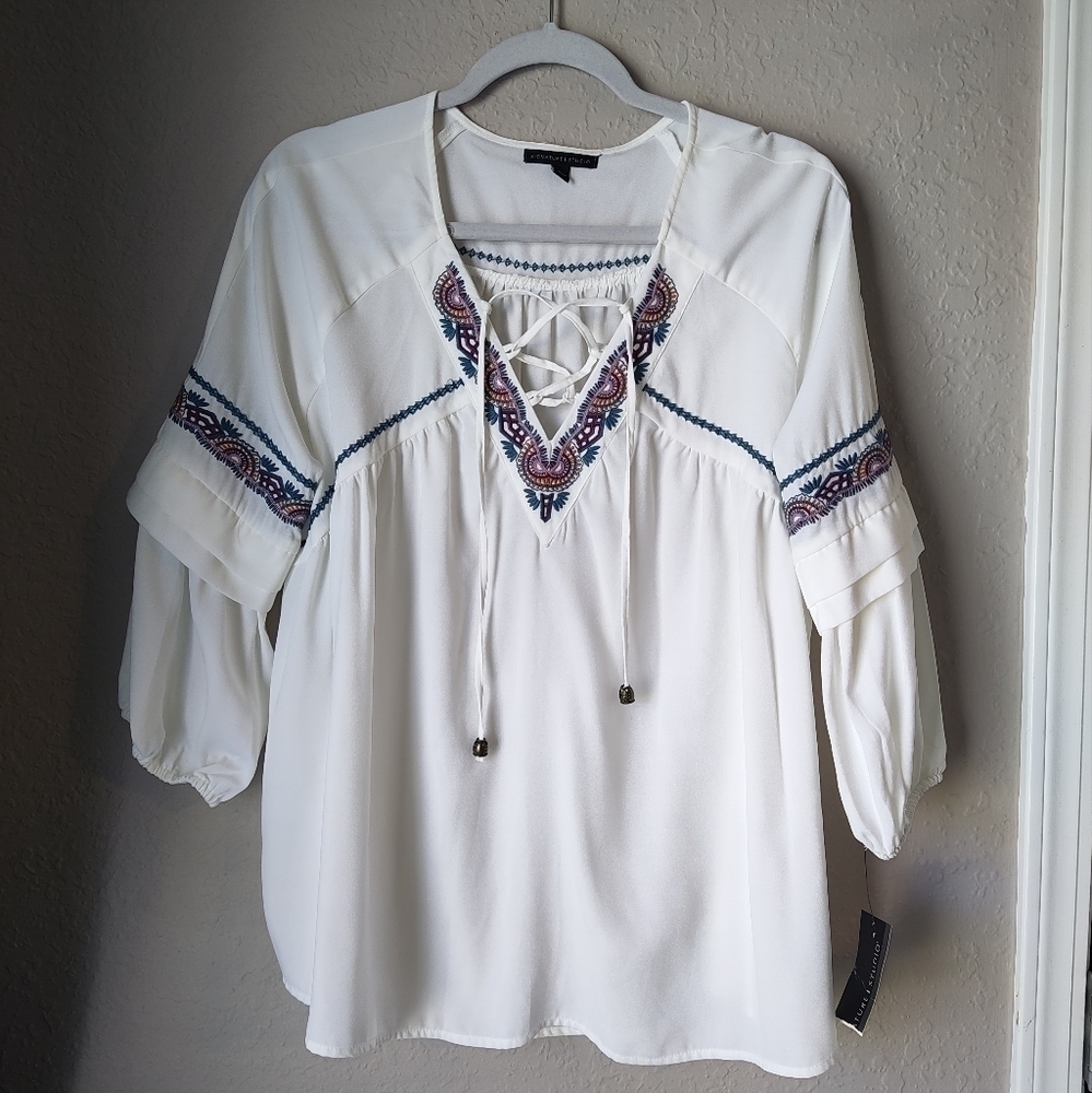 Signature Studio White Blouse with Embroidered